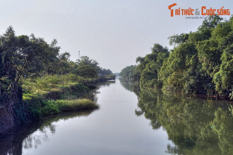 Nằm ở phía Tây của Kinh thành Huế, sông Kẻ Vạn là một dòng sông gắn liền với lịch sử hình thành và phát triển của Cố đô Huế.