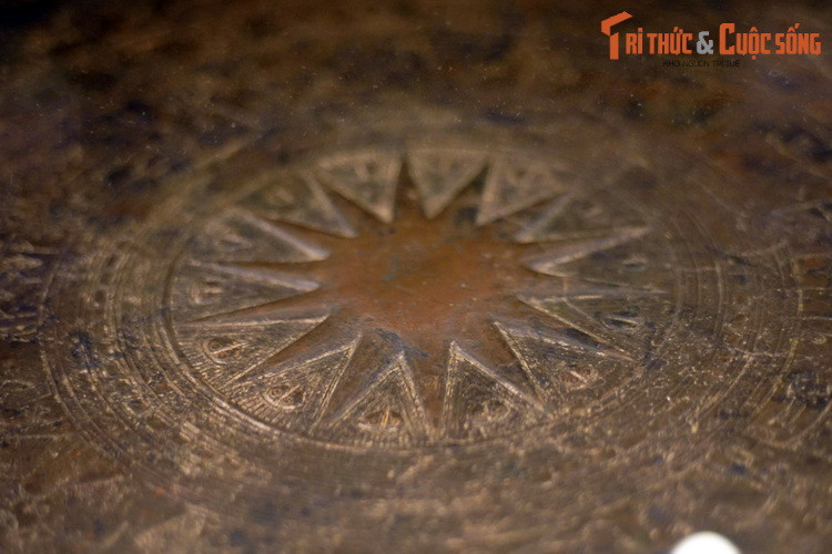 Đến đây, có thể có một cái nhìn tổng quan về “bộ lịch cổ” trên trống đồng Ngọc Lũ: 1 năm được chia thành 4 mùa và 36 tuần, mỗi tuần gồm 10 ngày.