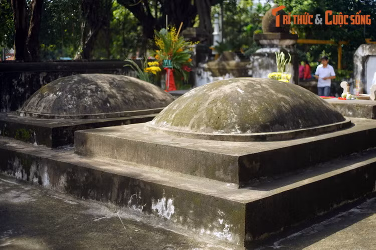 Theo các nhà nghiên cứu, kiểu mộ này được gọi là mộ "quy" (quy tức là mộ hình rùa), vì có hình dáng khum khum như cái mai của một con rùa đang nằm. Cách xây dựng này có ý nghĩa gì?