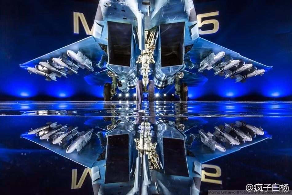 Tiêm kích MiG-35 sở hữu hệ thống vũ khí mạnh hơn cả dòng MiG-29 với tải trọng đến 7 tấn cho phép triển khai nhiều loại tên lửa không đối không, không đối đất và cả bom dẫn đường. Nguồn ảnh: Sina