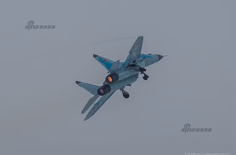 MiG-35 được trang bị cặp động cơ Klimov RD-33MK - phiên bản mới nhất dòng động cơ RD-33 vốn được phát triển cho các phiên bản của dòng MiG-29. Nguồn ảnh: Sina