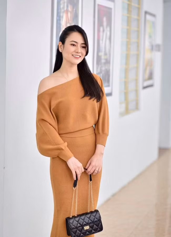 Mới đây, cô đang thu hút sự chú ý với vai diễn Lệ - một cô gái xinh đẹp, giỏi giang, chiều chồng hết mực trong phim Anh có phải đàn ông không?