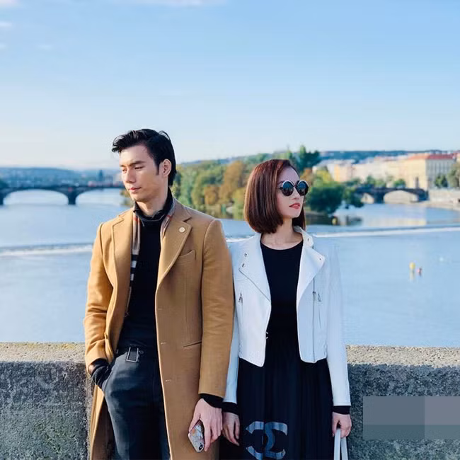 "Tôi đã sắm hơn 100 bộ trang phục cùng rất nhiều phụ kiện để phù hợp với vai diễn, để nhân vật được khán giả ấn tượng nghe từ vẻ bên ngoài", cô nói.