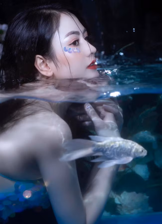 Nhờ vậy, cô thường xuyên được mời đảm nhận những vai diễn có tính cách đanh đá, ghê gớm, mưu mô.