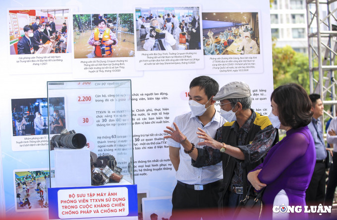 Hội báo cũng đã thu hút rất nhiều người dân, người làm báo.