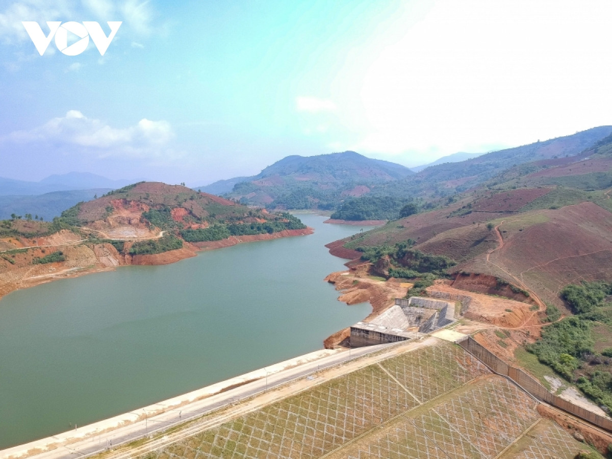 Đặc biệt là nguy cơ xâm hại an toàn nguồn nước sinh hoạt của hàng trăm nghìn người dân vùng lòng chảo Mường Thanh, thành phố Điện Biên Phủ.