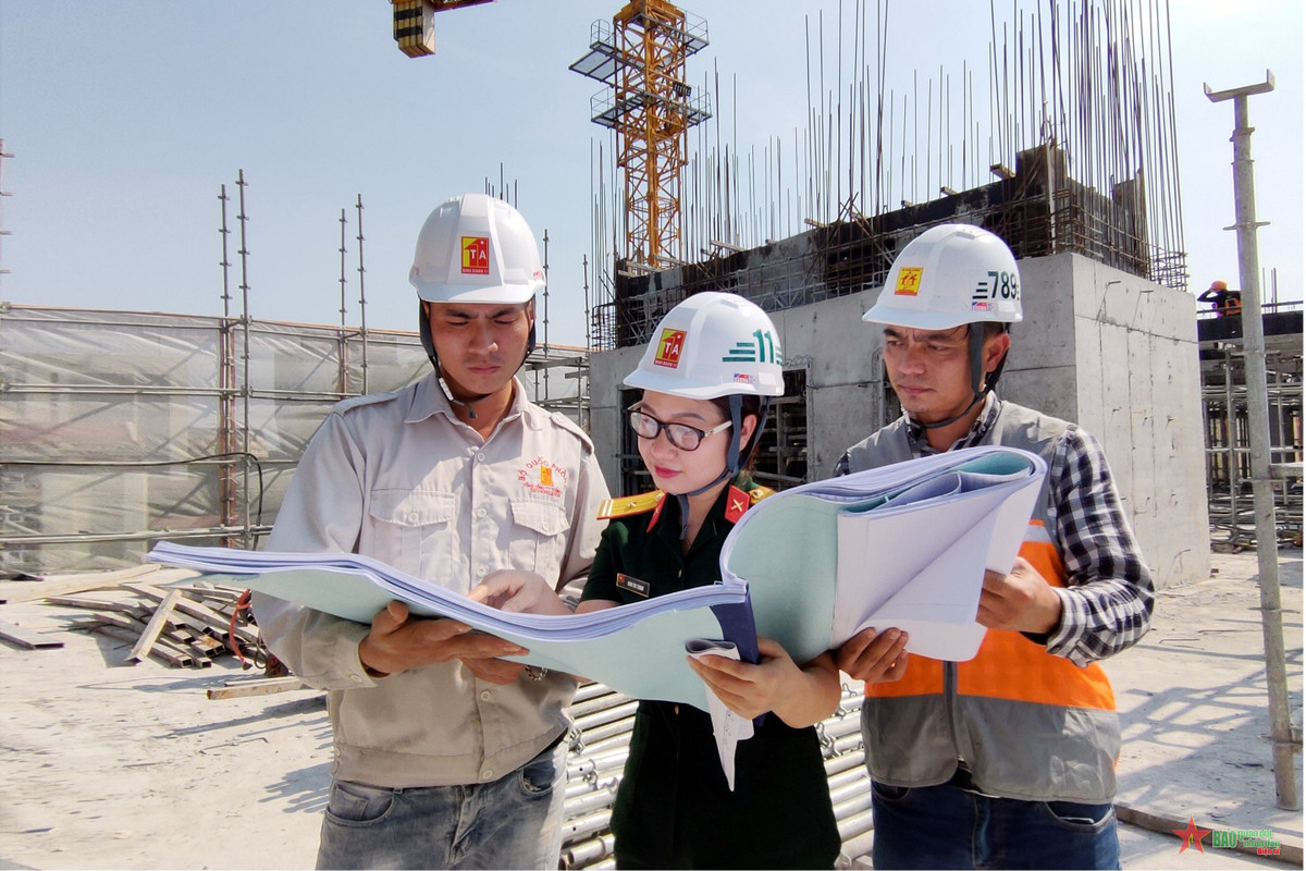 Chỉ đạo thi công công trình.