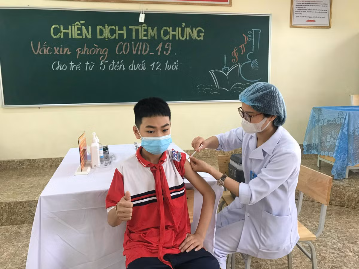 Tin sang 18/4: Chay lon cua hang ao cuoi o TP.HCM-Hinh-4