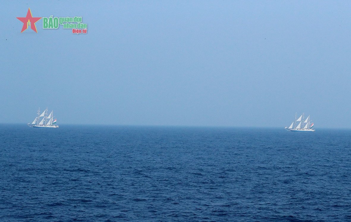 Xem chiến hạm Việt Nam diễn tập trên biển cùng hải quân các nước - Hình 17 Xem chien ham Viet Nam dien tap tren bien cung hai quan cac nuoc-Hinh-17