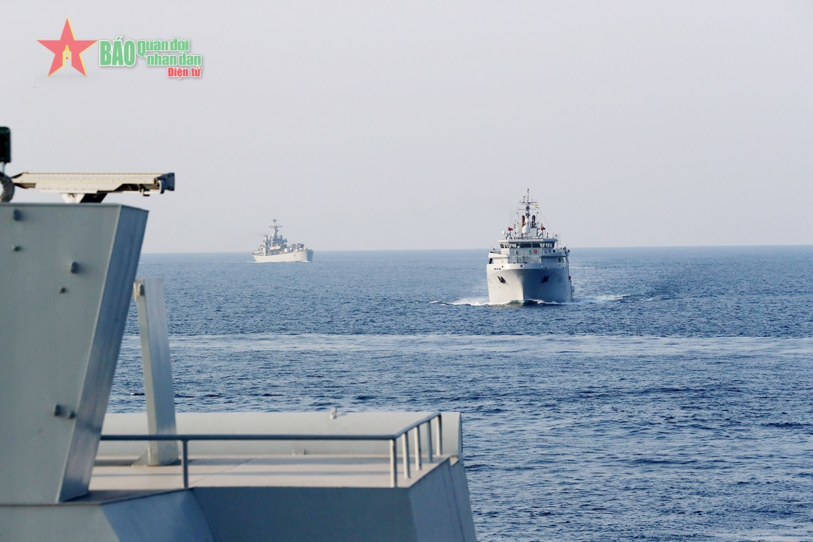 Xem chiến hạm Việt Nam diễn tập trên biển cùng hải quân các nước - Hình 5 Xem chien ham Viet Nam dien tap tren bien cung hai quan cac nuoc-Hinh-5