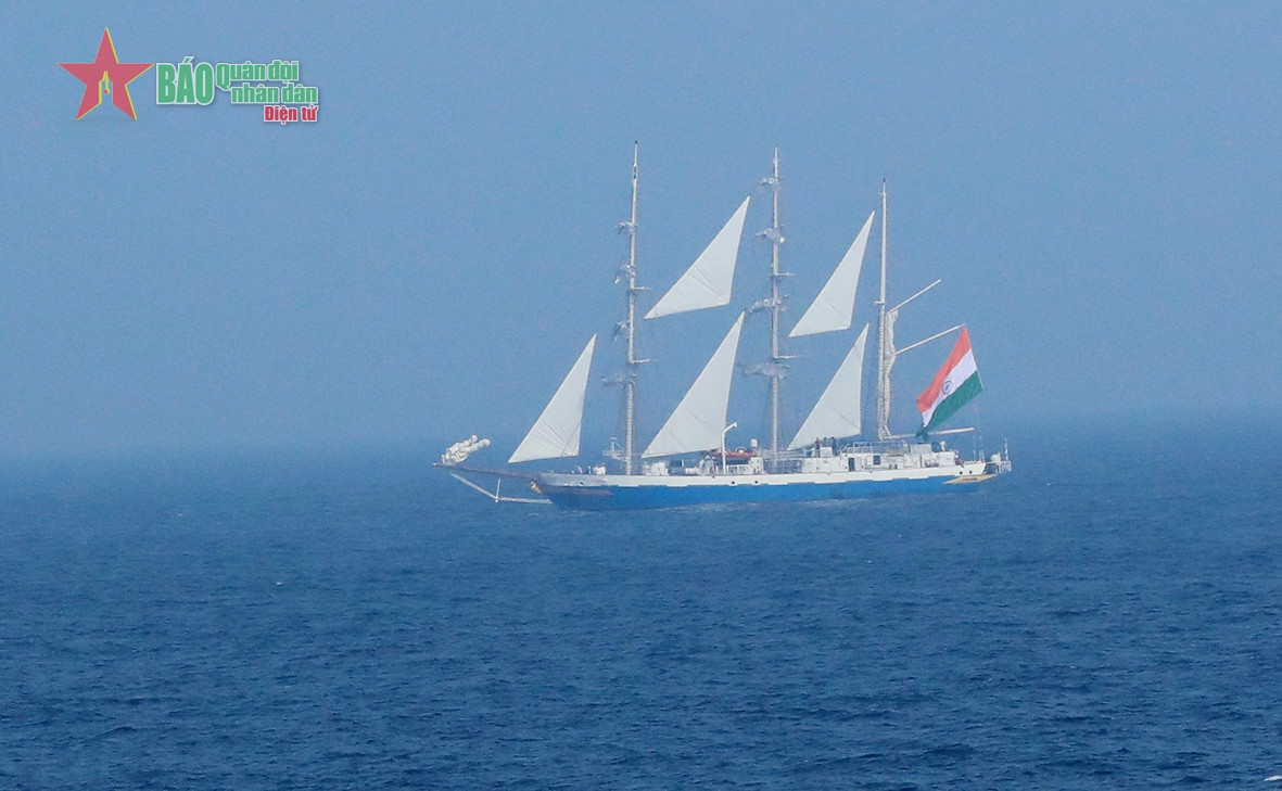 Xem chiến hạm Việt Nam diễn tập trên biển cùng hải quân các nước - Hình 16 Xem chien ham Viet Nam dien tap tren bien cung hai quan cac nuoc-Hinh-16