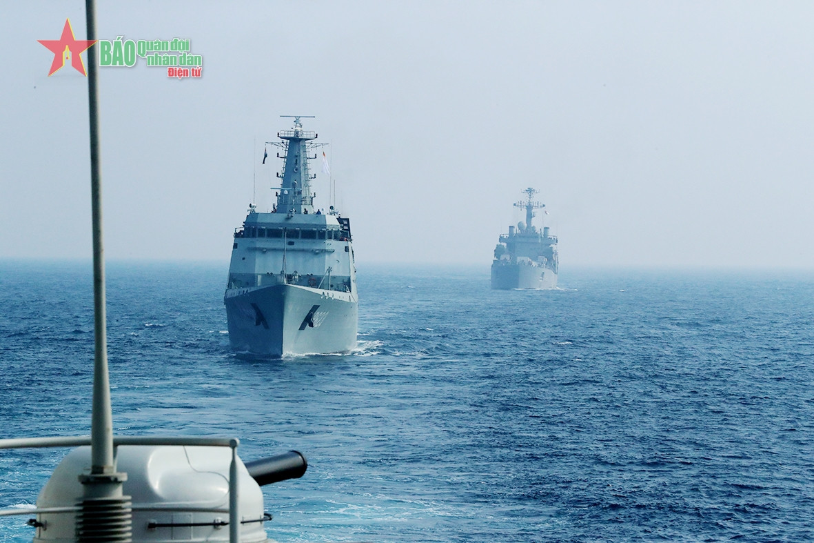 Xem chiến hạm Việt Nam diễn tập trên biển cùng hải quân các nước - Hình 2 Xem chien ham Viet Nam dien tap tren bien cung hai quan cac nuoc-Hinh-2