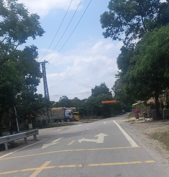 Vụ trạm cân hoạt động trái phép ở Quảng Bình: Chính quyền có làm ngơ cho sai phạm? - Hình 3 Vu tram can hoat dong trai phep o Quang Binh: Chinh quyen co lam ngo cho sai pham?-Hinh-3