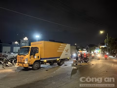 Tin sáng 25/4: Thanh niên sắp cưới vợ tử vong tại chỗ sau tai nạn với xe tải Tin sang 25/4: Thanh nien sap cuoi vo tu vong tai cho sau tai nan voi xe tai