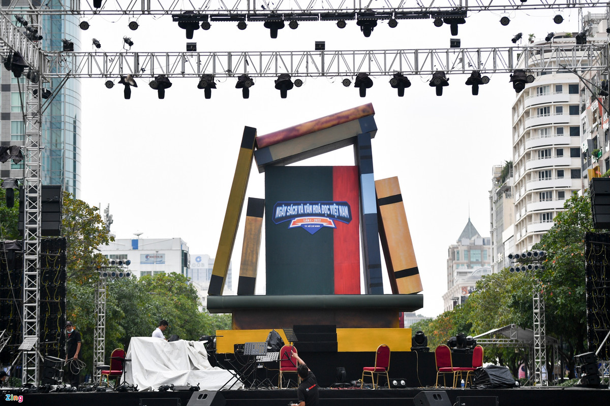 Không gian Ngày sách và Văn hóa đọc Việt Nam tại phố đi bộ Nguyễn Huệ - Hình 2 Khong gian Ngay sach va Van hoa doc Viet Nam tai pho di bo Nguyen Hue-Hinh-2