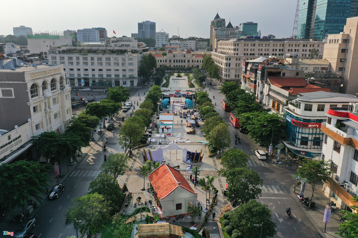 Ông Lâm Đình Thắng, Giám đốc Sở Thông tin và Truyền thông TP.HCM, cho biết đây là lần đầu tiên TP.HCM phối hợp Bộ Thông tin và Truyền thông, Cục Xuất bản, In và Phát hành tổ chức sự kiện về ngành sách, xuất bản có quy mô cấp quốc gia.