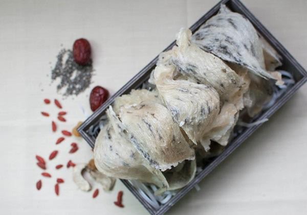 Yen sao bo den may cung hoa ‘thuoc doc’ voi nhung nguoi sau