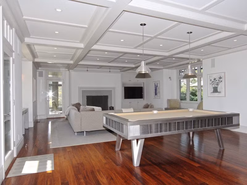 Không gian giải trí trong nhà. Ảnh: Courtesy of LandVest Martha's Vineyard. 