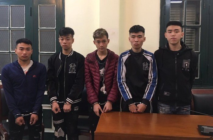 Bat nhom doi tuong cam 