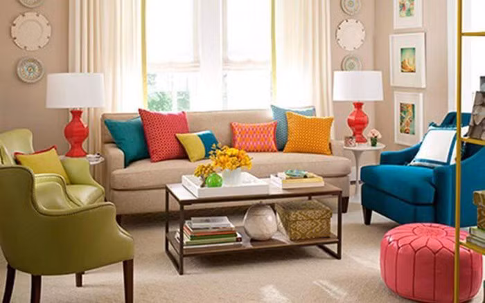  10. Màu sắc không hợp lý: Màu sắc Ngũ hành (Kim, Mộc, Thủy, Hỏa, Thổ) của mỗi người mỗi khác. Nếu bạn không biết màu nào phù hợp thì lấy màu trắng hoặc trắng sữa làm màu chủ đạo, tránh gam đỏ không có lợi cho vận khí gia đình. (Thông tin trong bài chỉ mang tính tham khảo).