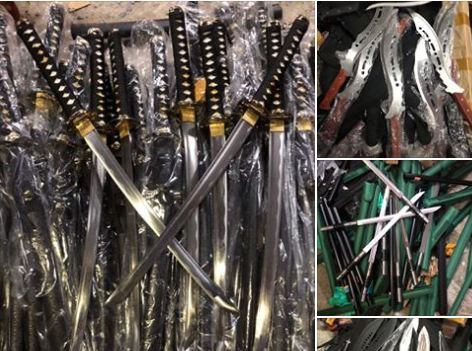 Thu giu lo hang co hang tram dao, kiem va cong cu ho tro o Ha Noi