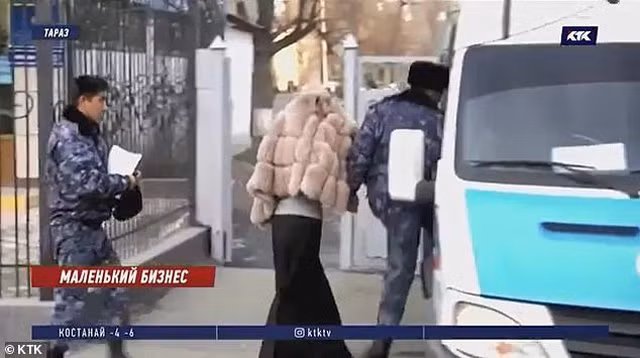 Thai phu quay lai benh vien 3 ngay sau sinh, nhan vien soc khi xem camera-Hinh-2