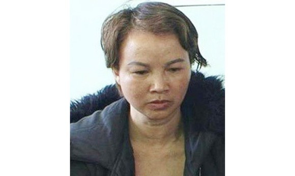 Căn cứ hồ sơ vụ án, VKS truy tố Vì Thị Thu và Bùi Văn Công về tội Mua bán trái phép chất ma túy, quy định tại điểm h, Khoản 4 Điều 194 Bộ luật Hình sự 1999. VKS truy tố Trần Thị Hiền, Vì Văn Toán và Lường Văn Hùng về cùng tội danh trên theo quy định tại điểm b, Khoản 4 Điều 194 Bộ luật Hình sự 1999.