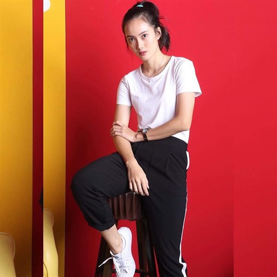 Instagram của Agatha hiện có hơn 10.000 lượt theo dõi. Ngoài tập luyện, thi đấu, cô còn làm mẫu ảnh cho một số hãng thể thao tại Philippines. 