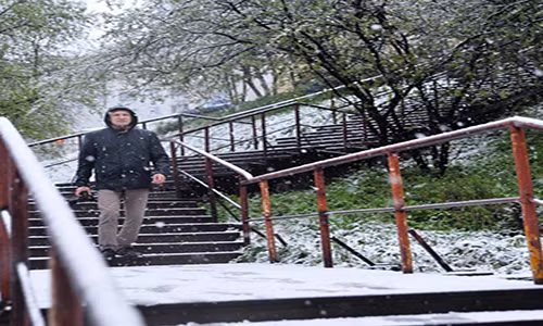 Trên các trang mạng xã hội tràn ngập hình ảnh về hiện tượng thời tiết bất thường này. Ảnh: ER.