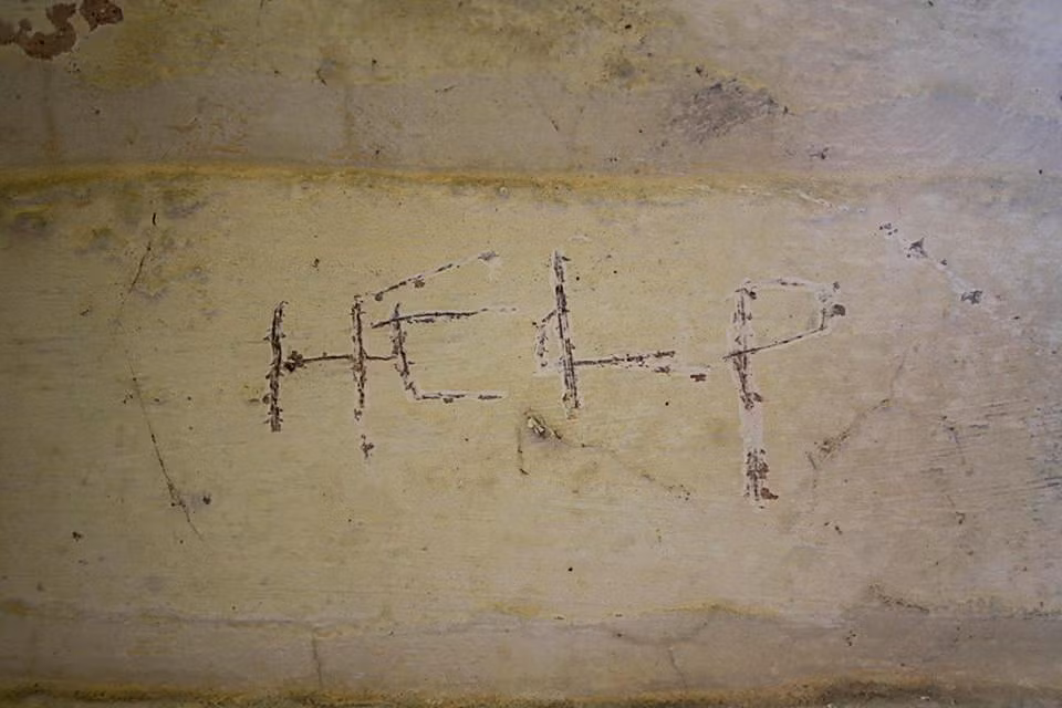 Được biết, khoảng 300 tù binh Đức Quốc Xã và Ý đã bị giam giữ trong khu trại giam này thời kỳ Thế chiến II. Ảnh: The Sun.