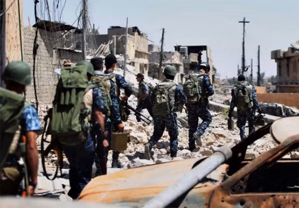 Trước đó, ngày 18/6, các lực lượng Iraq bắt đầu tấn công ồ ạt vào khu phố cổ Mosul nhằm quét sạch phiến quân IS trong thành phố lớn thứ hai Iraq. Ảnh: FNA.