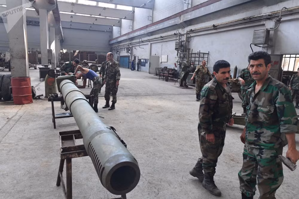 Dot nhap xuong sua chua vu khi cua quan doi Syria o Hama-Hinh-8