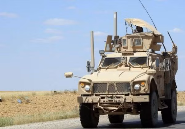 Theo FNA, những chiếc xe Humvee đó được trang bị các thiết bị liên lạc và bom. Ảnh FNA.