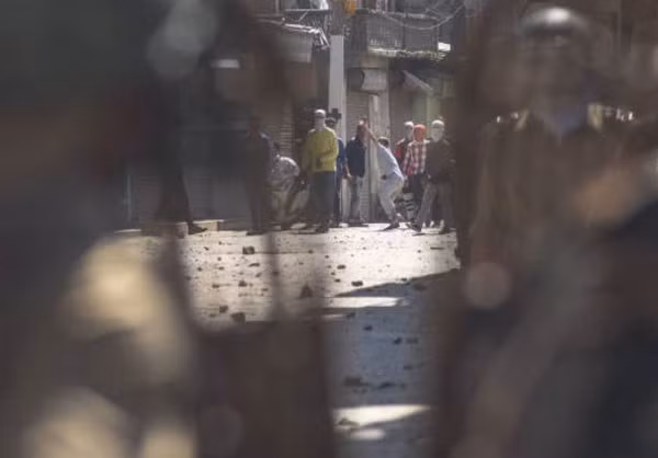 Theo Kashmir Monitor, các cuộc ẩu đả đã xảy ra ở khu Nowhatta, thành phố Srinagar, thủ phủ của vùng Kashmir. Ảnh: FNA.