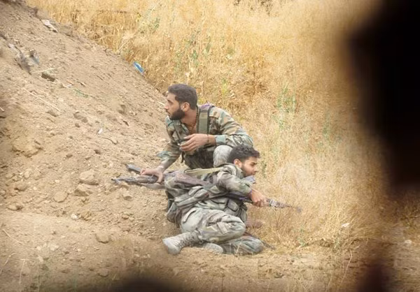 Hai binh sĩ Syria trên chiến trường. (Nguồn ảnh: Fars News Agency)