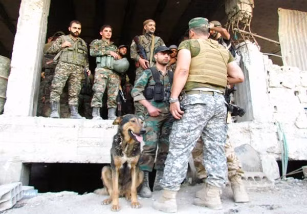 “Lực lượng Syria đã giành lại quận al-Jasr và trung tâm đào tạo lái xe al-Manar ở phía tây Ain Tarma, Đông Ghouta”, nguồn tin cho hay.