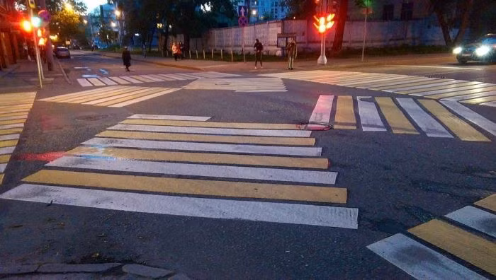 Ngo ngang kieu vach sang duong “doc di” chi co o Nga-Hinh-5