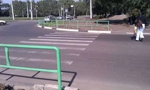 Ngo ngang kieu vach sang duong “doc di” chi co o Nga-Hinh-4