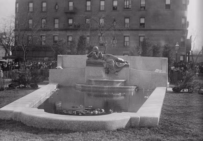 Công viên Straus ở thành phố New York được xây dựng để tưởng niệm những người thiệt mạng trong thảm họa Titanic. Ảnh: ATI.