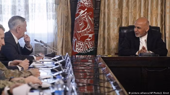 Tổng thống Mỹ Donald Trump vẫn chưa công bố chính sách của nước này đối với Afghanistan. Tuy nhiên, DW dẫn lời chuyên gia Michael Kugleman cho biết, trên nhiều phương diện, chính sách đối với Afghanistan của Tổng thống Donald Trump sẽ tương tự với chính sách của chính quyền tiền nhiệm. Ảnh: DW.