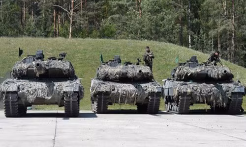 Theo Wonders List, một trong những dấu hiệu cho thấy Thế chiến III đã bắt đầu bùng nổ thể hiện ở thị trường vũ khí. Vũ khí là một trong những ngành công nhiệp lớn nhất thế giới với tổng giá trị thương mại vượt mức 1 nghìn tỷ USD mỗi năm, và giá trị thương mại năm sau luôn vượt quá năm trước. Ảnh: WL.