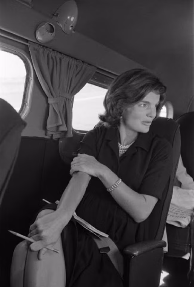 Jackie Kennedy là vợ của John F. Kennedy - Tổng thống thứ 35 của nước Mỹ. Bà là Đệ nhất phu nhân Mỹ trong khoảng thời gian từ năm 1961 đến 1963. Ảnh: VT.