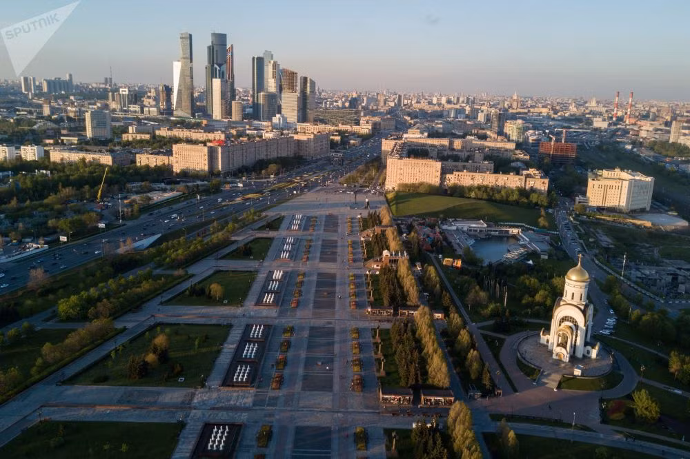 Công viên Chiến thắng và Nhà thờ Saint George the Victorious (bên phải) ở thủ đô Moscow. Ảnh: Sputnik.