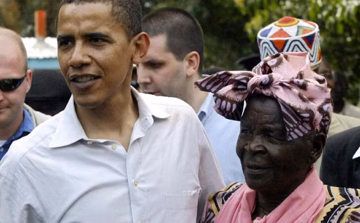 Ông Obama trở về Kenya vào năm 2006. Khi đó, ông là Thượng nghị sĩ Illinois. Ảnh: BA.