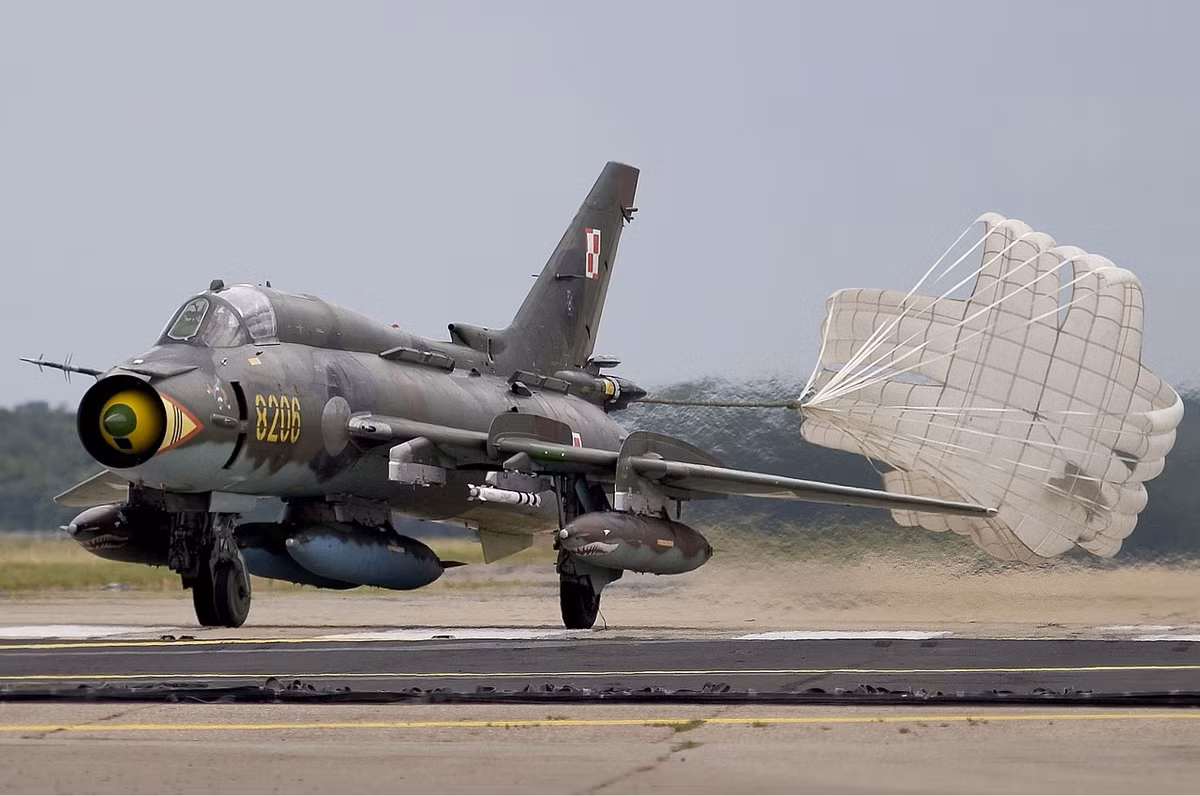 Căn cứ vào những thông tin được công khai, radar PhaThom có khả năng phát hiện vật thể bay với diện tích phản xạ radar 5m2 từ khoảng cách 75 km, theo dõi 10 mục tiêu và tiến công đồng thời 2 mục tiêu.