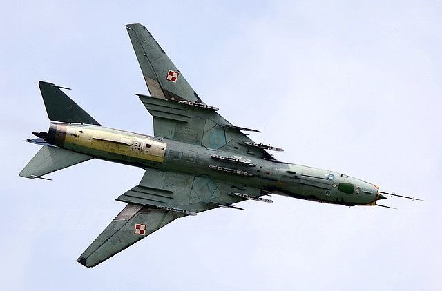 Hiện nhà sản xuất Sukhoi đang hợp tác với Không quân Syria thực hiện gói nâng cáp Su-22. Theo nguồn tin này, bên cạnh việc gia cố khung thân, kéo dài thời hạn sử dụng thì thay đổi đáng kể nhất trên khung vỏ Su-22 chính là đôi cánh cụp cánh xòe cũ đã được thay thế bằng cánh cố định gắn ở góc 45 độ.