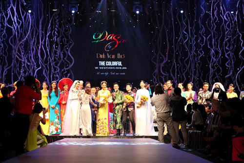 Dam Vinh Hung nong nan song ca cung Minh Tuyet-Hinh-5