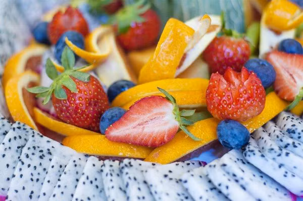 Cụ thể, bệnh nhân dạ dày mãn dẫn đến viêm teo dạ dày, tiết axit dạ dày không đủ nên ăn trái cây đúng cách để thúc đẩy quá trình tiết axit trong dạ dày, tăng khả năng phục hồi.