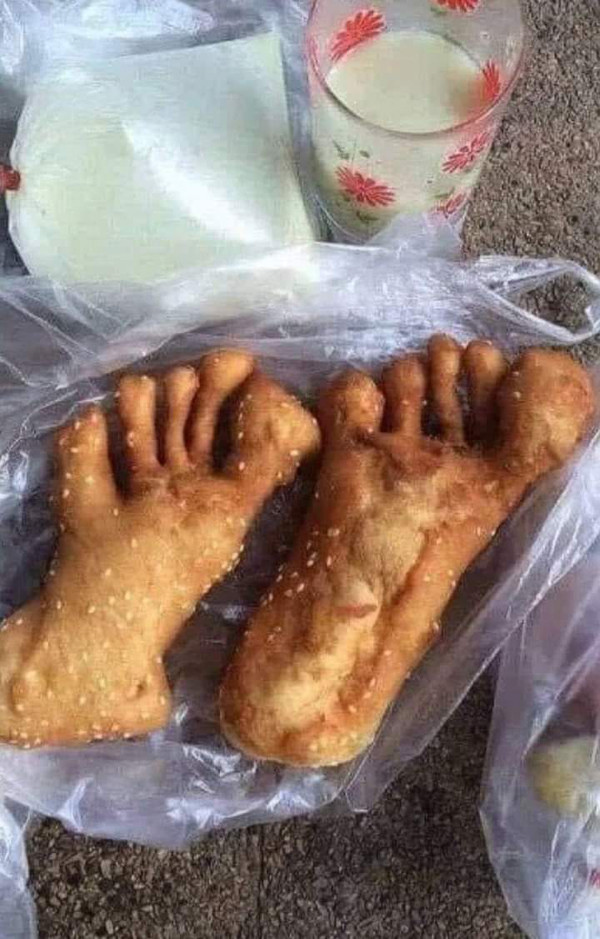 Nấu ăn là việc gần như phụ nữ nào cũng làm. Vậy nhưng, không phải cứ xắn tay vào bếp là cho ra lò những món cơm ngon canh ngọt. Thực tế, nhiều chị em nỗ lực hết mình song vẫn cho ra đời những món chỉ nhìn thôi cũng thấy “bất lực”. (Ảnh: FB Ghét bếp, không nghiện nhà)