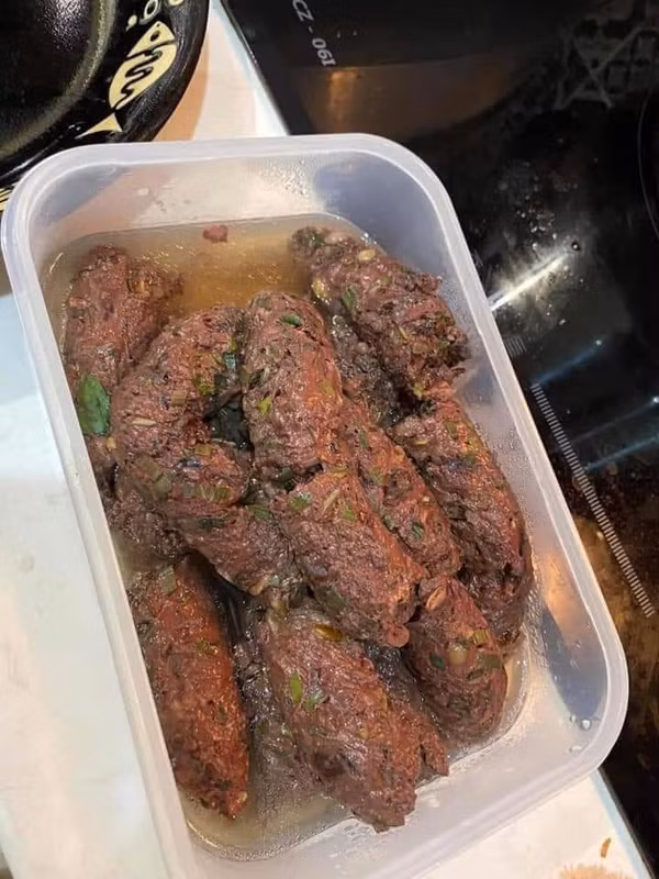 Dạo quanh hội nhóm hơn 1 triệu thành viên, không khó bắt gặp những món ăn “thảm họa”. Chia sẻ hình ảnh này, chị em không có ý đồ gì ngoài tự “an ủi” bản thân và mang đến phút giải trí cho người xem.